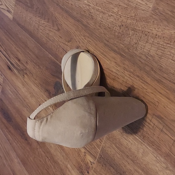 Apricot heels - Picture 3 of 4